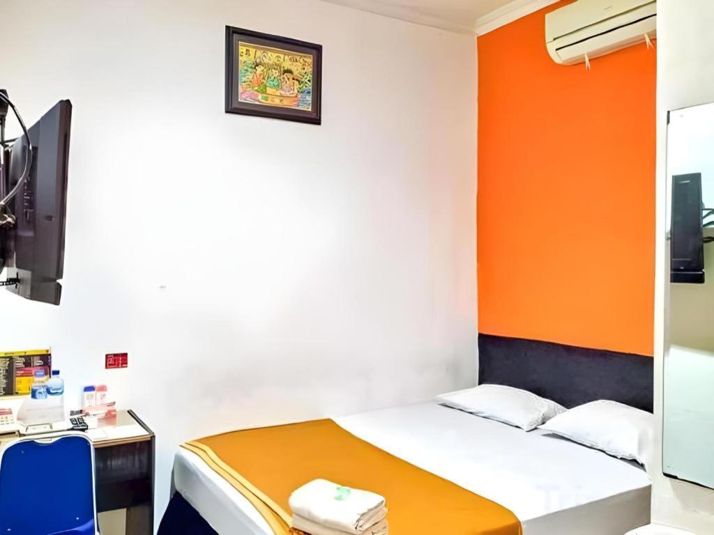 Mira Hotel Banjarmasin  Exterior photo