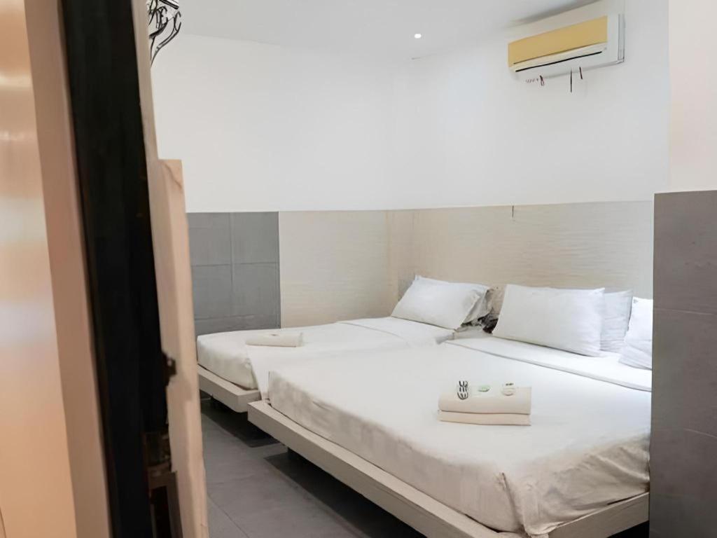Mira Hotel Banjarmasin  Exterior photo