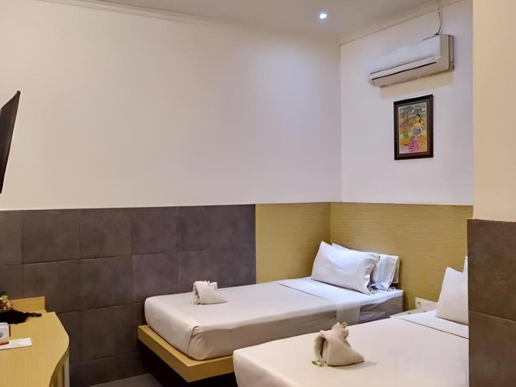 Mira Hotel Banjarmasin  Exterior photo