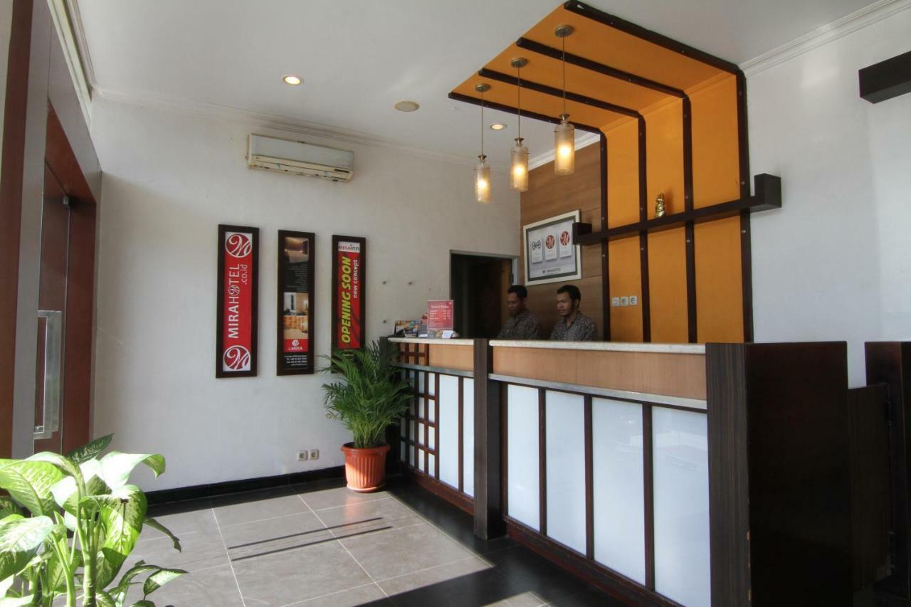 Mira Hotel Banjarmasin  Exterior photo